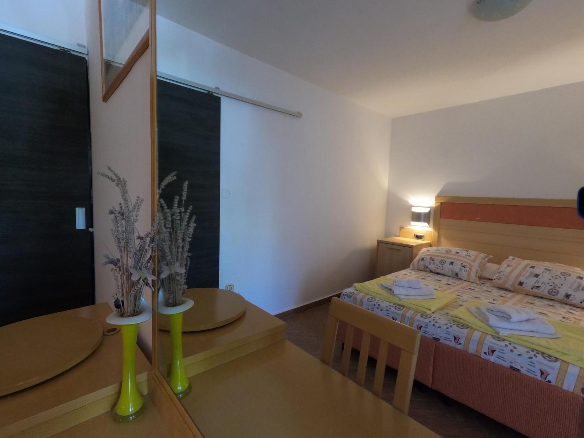 Apartmani Daniela Rab Town Kültér fotó
